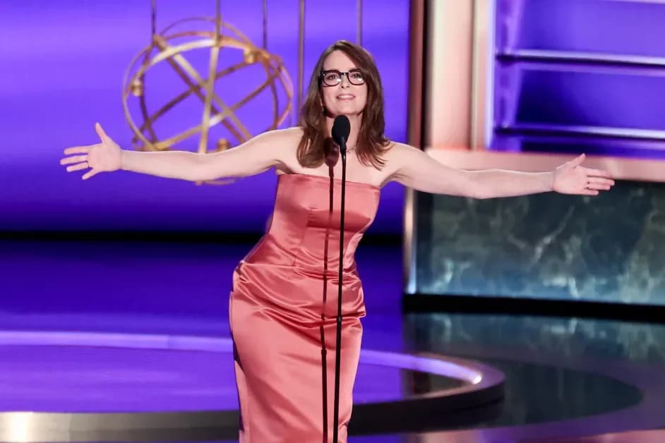 Tina Fey dévoile le secret derrière ses imitations de Sarah Palin dans SNL : un succès mérité