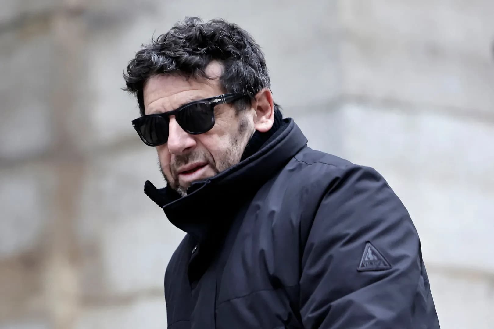 Patrick Bruel sous pression : des artistes réclament l'annulation de sa tournée après des accusations de viol