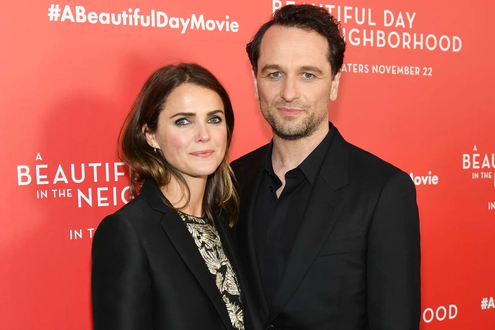 Matthew Rhys et Keri Russell complices à la première de Widow's Bay à New York